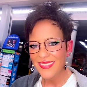 Meet your Posher, Christy